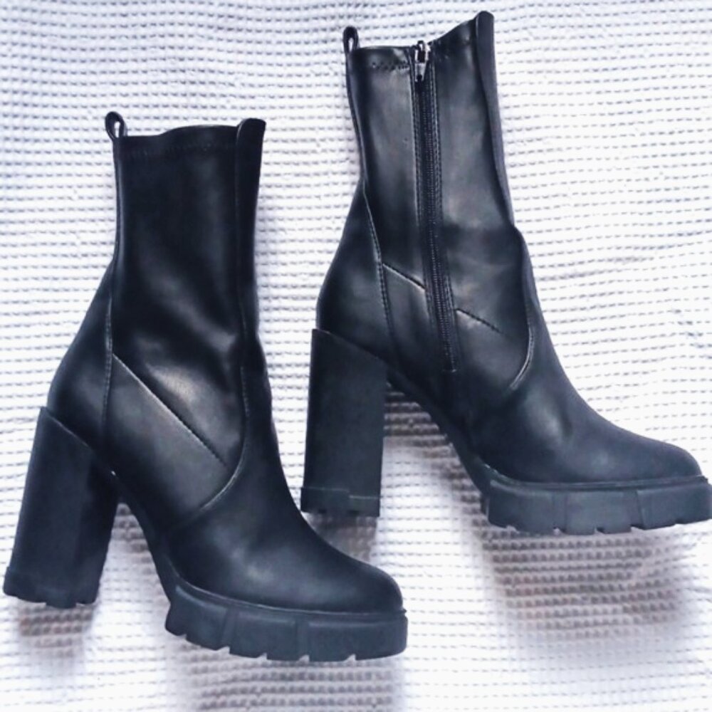 ALDO. ILANNA PLATFORM BOOTIE. BLACK SIZE 9.